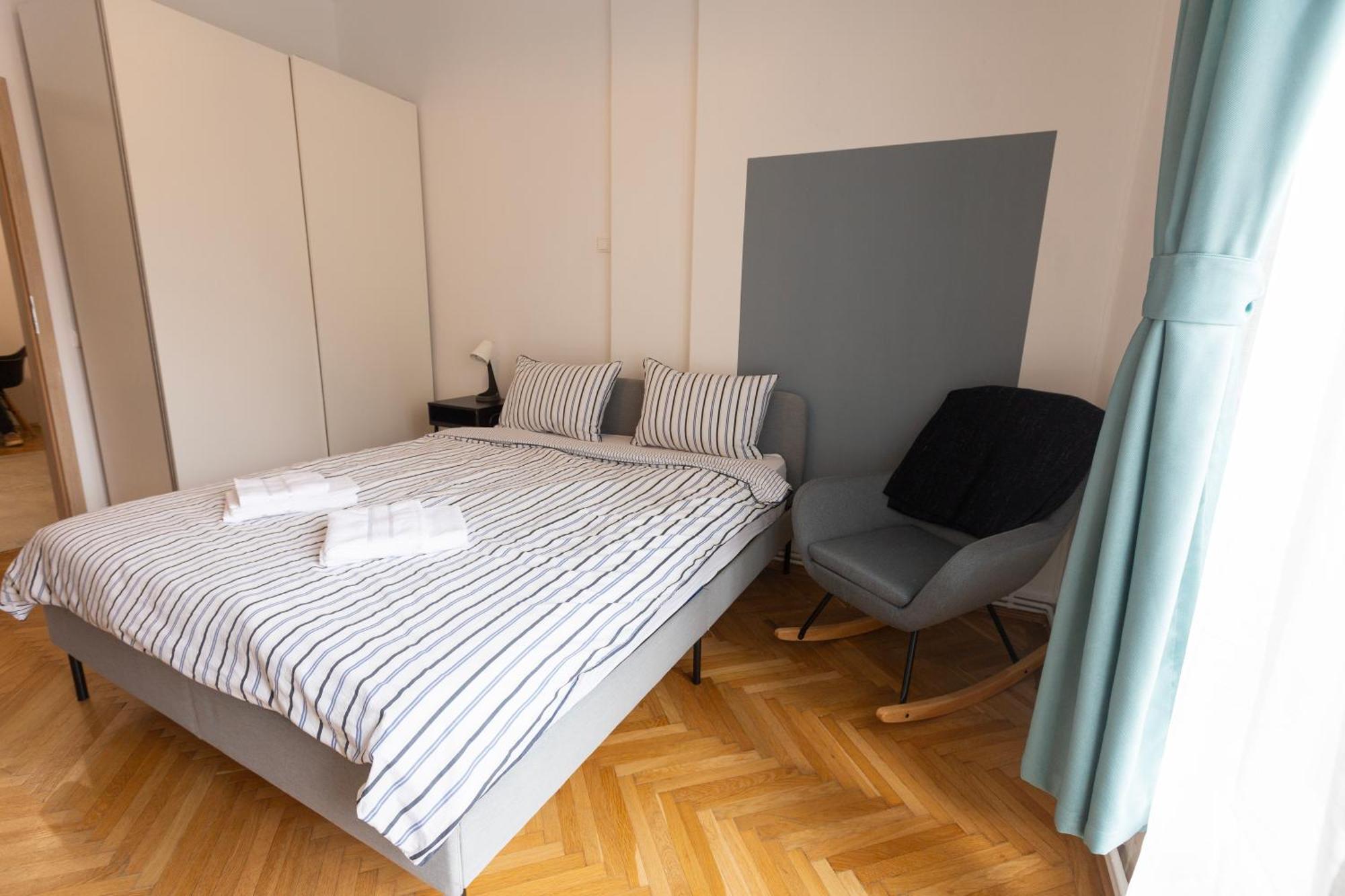 Ultracentral Hong Kong 3 Bdrm Apartment Бухарест Экстерьер фото