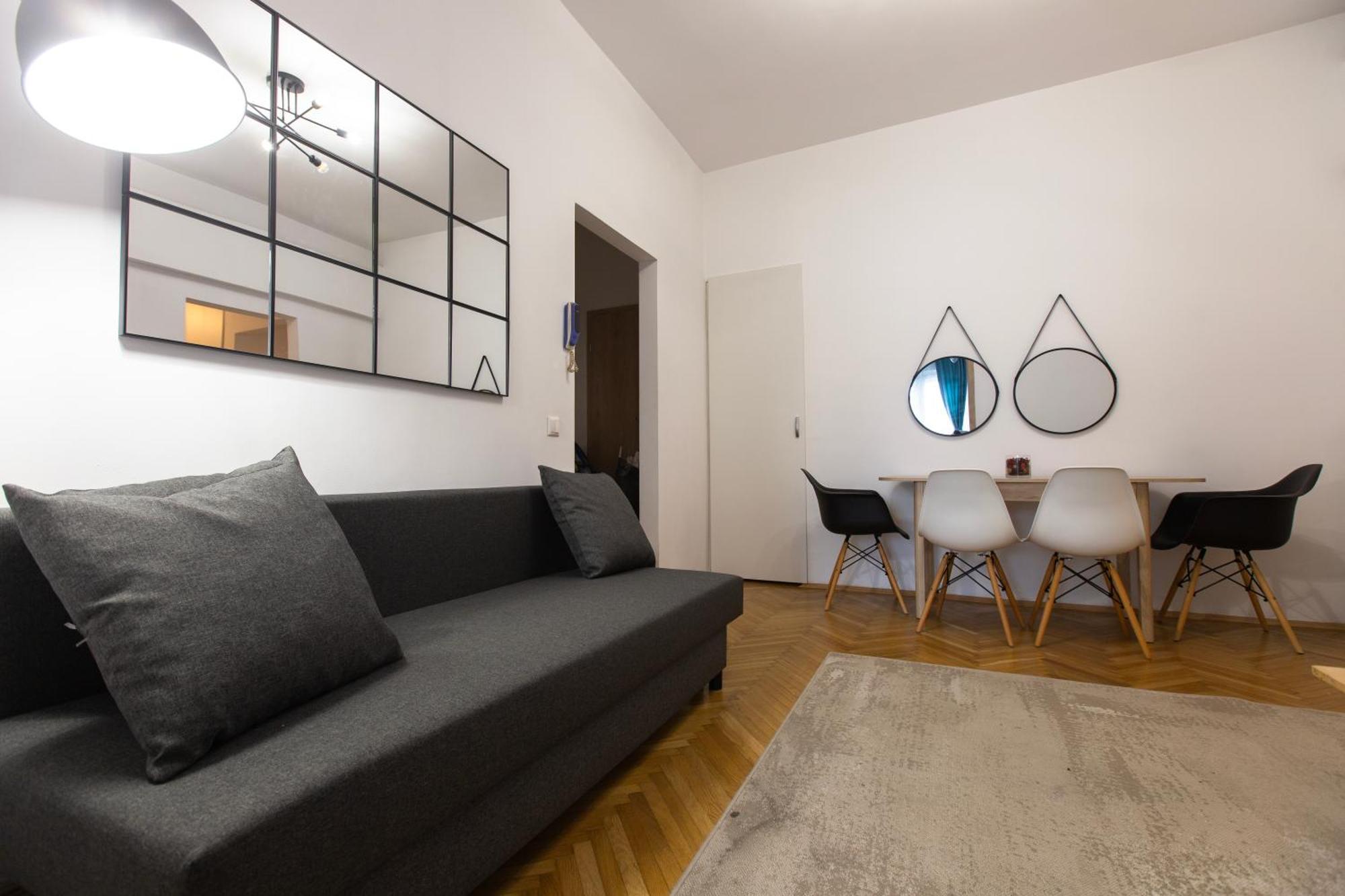 Ultracentral Hong Kong 3 Bdrm Apartment Бухарест Экстерьер фото